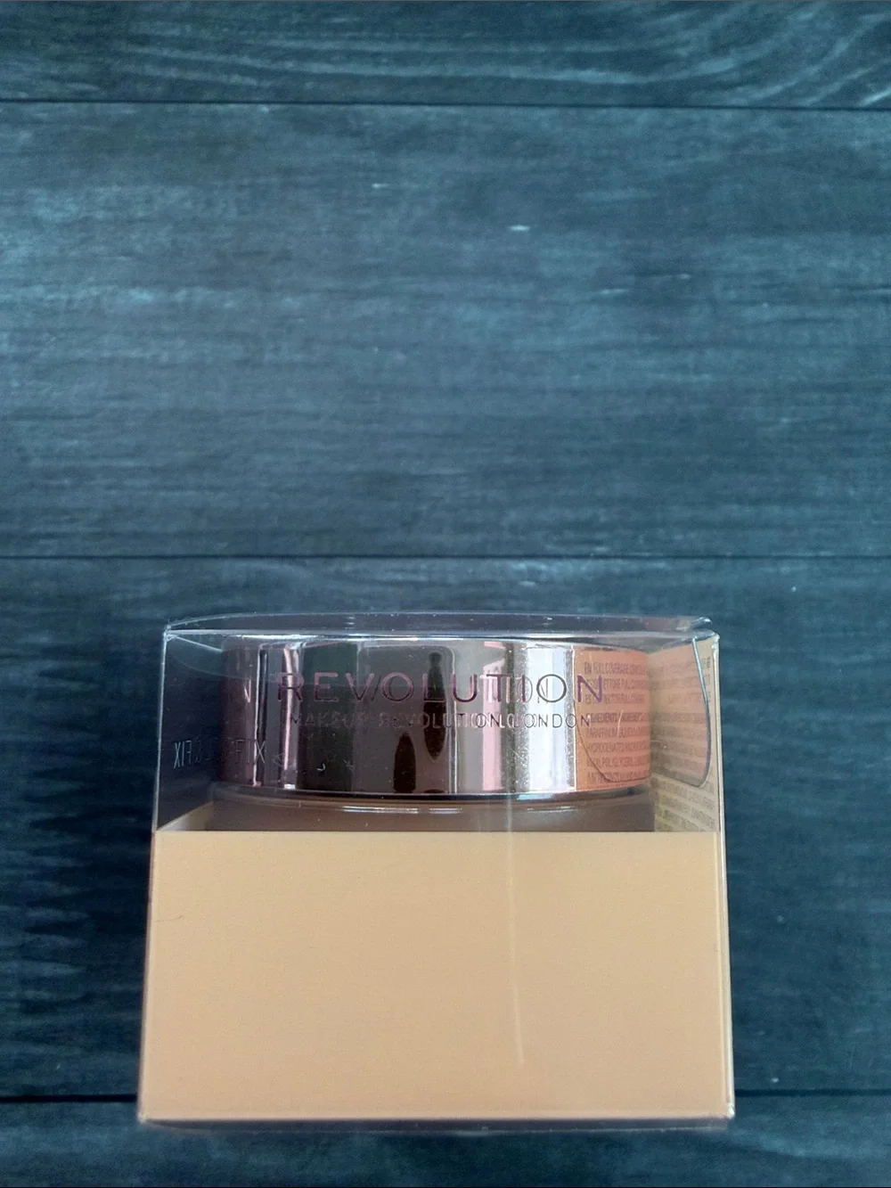 Revolution Ultimate Coverage Concealer - Tan